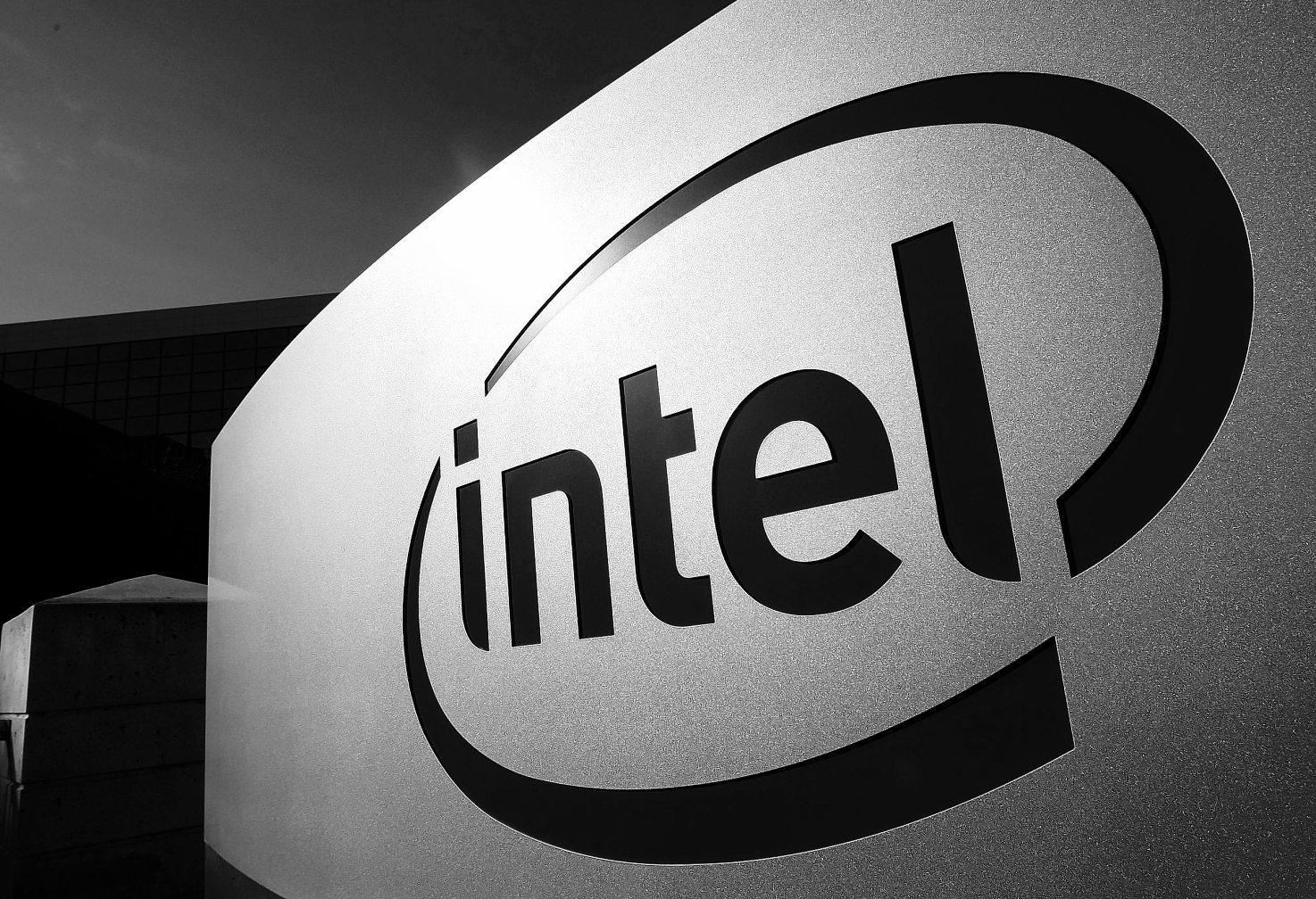 Trump touts deal giving U.S. 10% stake in struggling Intel