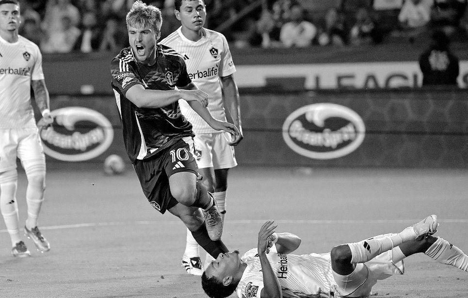 Galaxy lose in Leagues Cup, still eye a prize