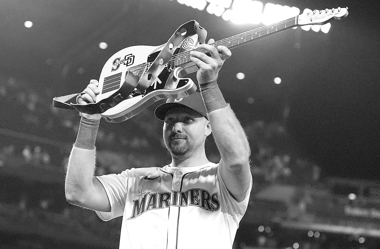 Mariners rock the Padres and win the Vedder Cup