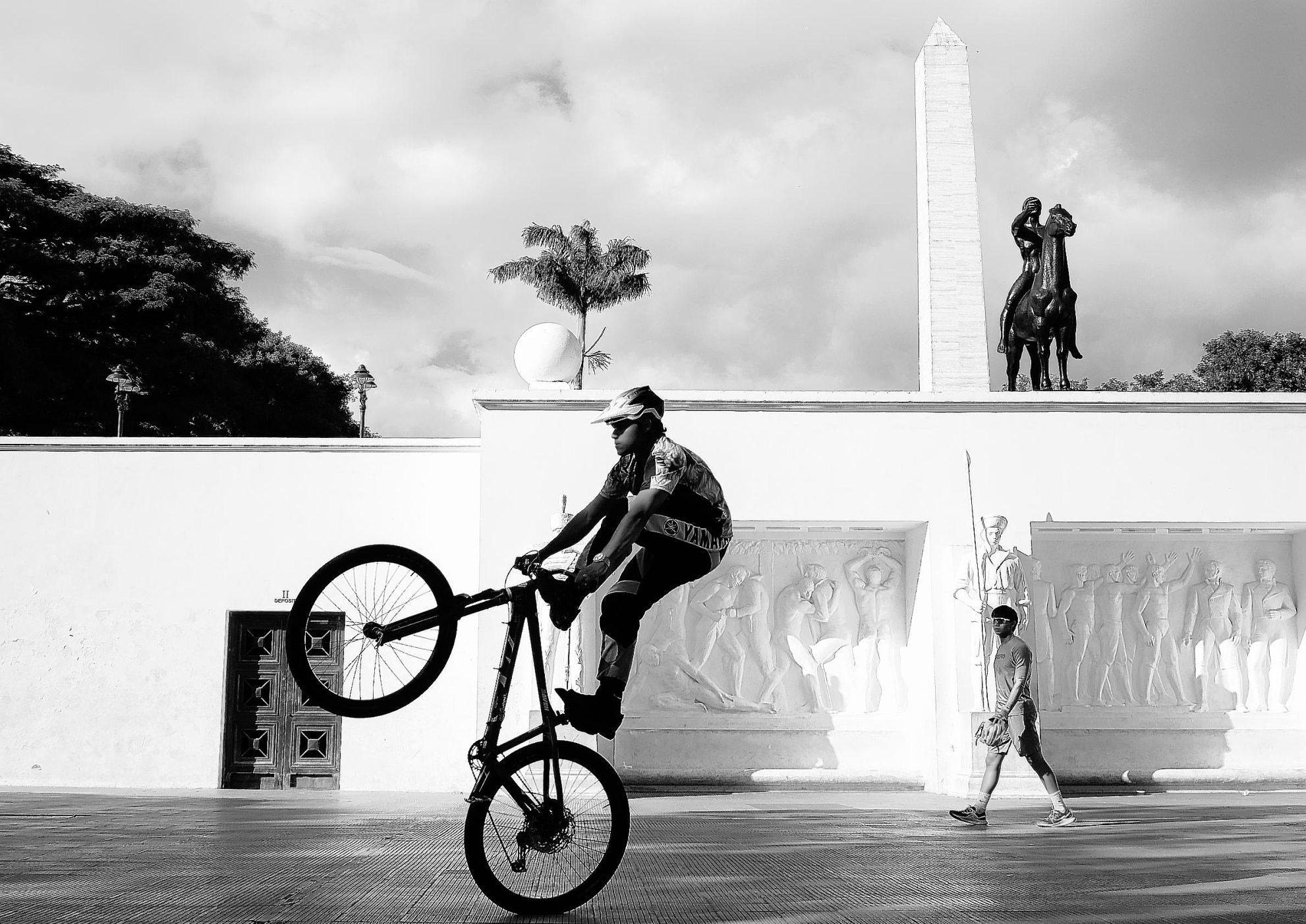 A U.S. fleet off the coast adds to 'surreal' feel in Venezuela