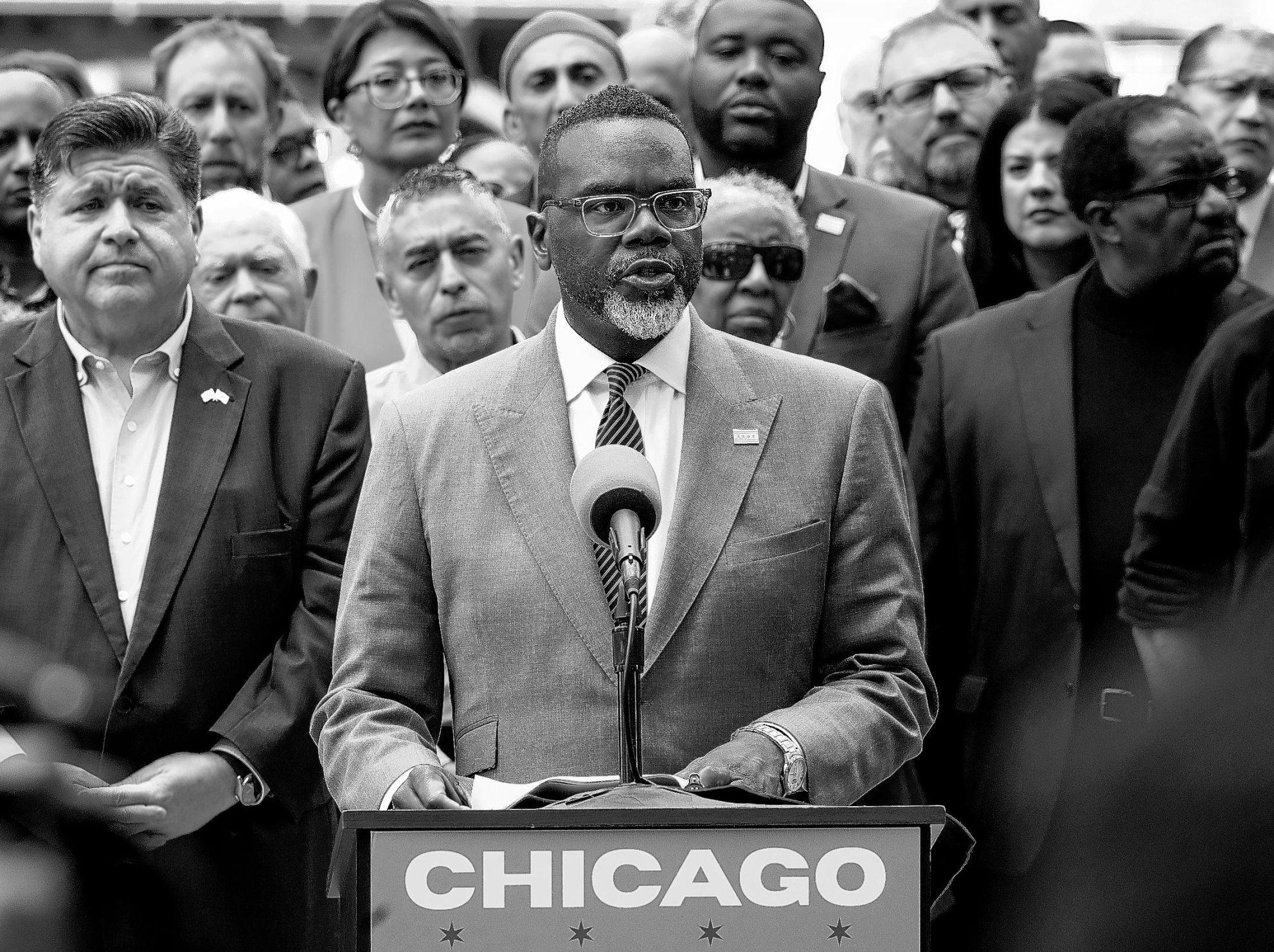 Chicago defiant amid plan for ICE surge