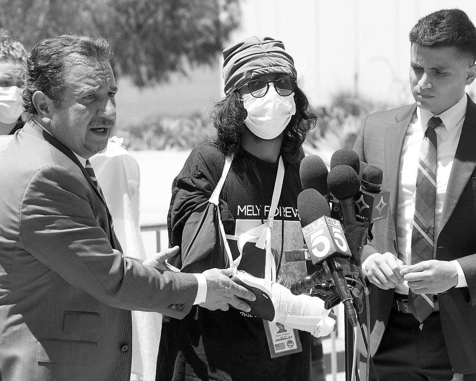 Filmmaker settles LAPD brutality lawsuit