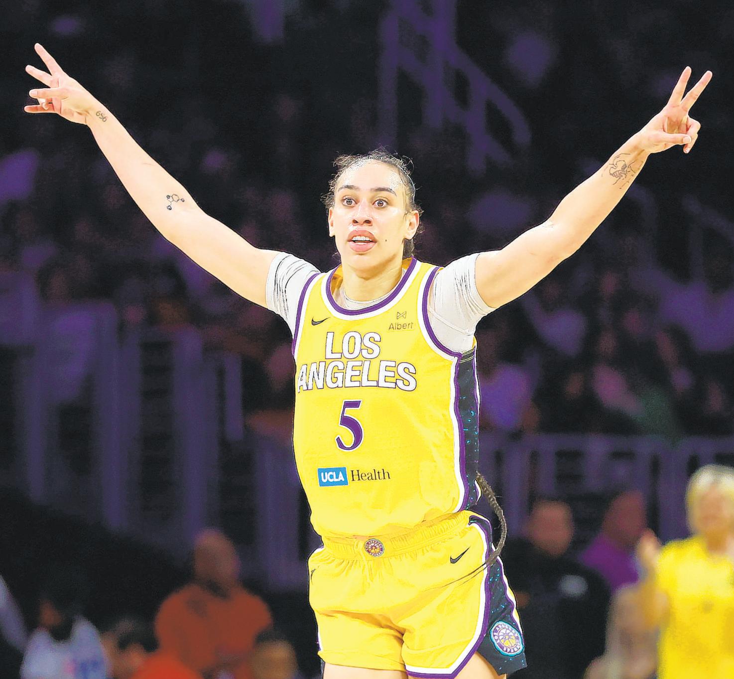 Sparks stay in playoff hunt
