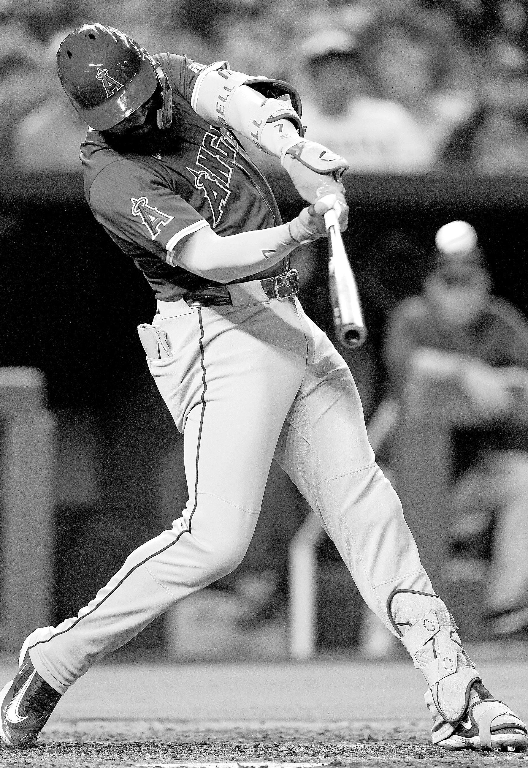Adell's bat stays hot in Angels' victory