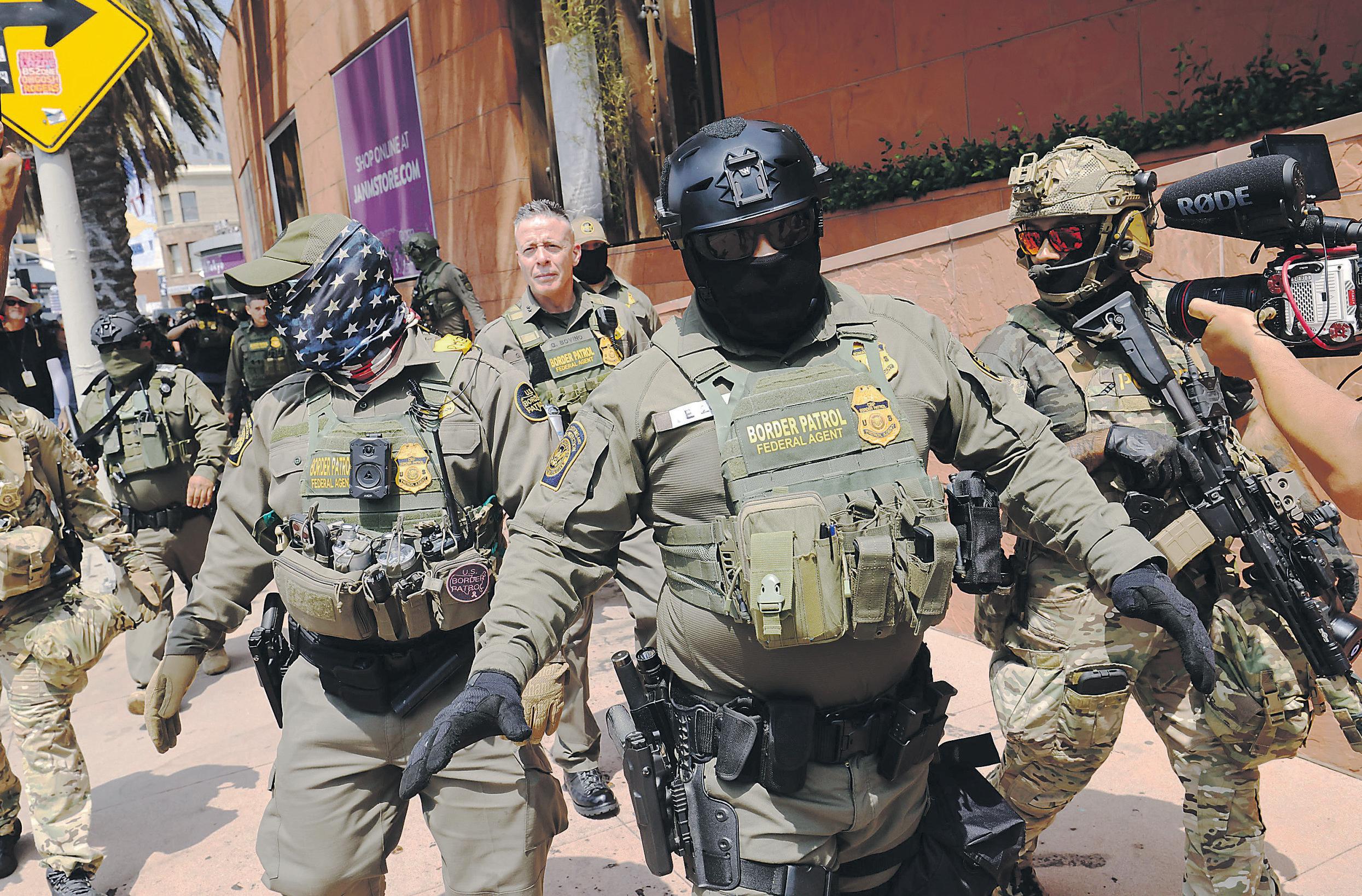 Justices uphold 'roving patrols' by feds in L.A.