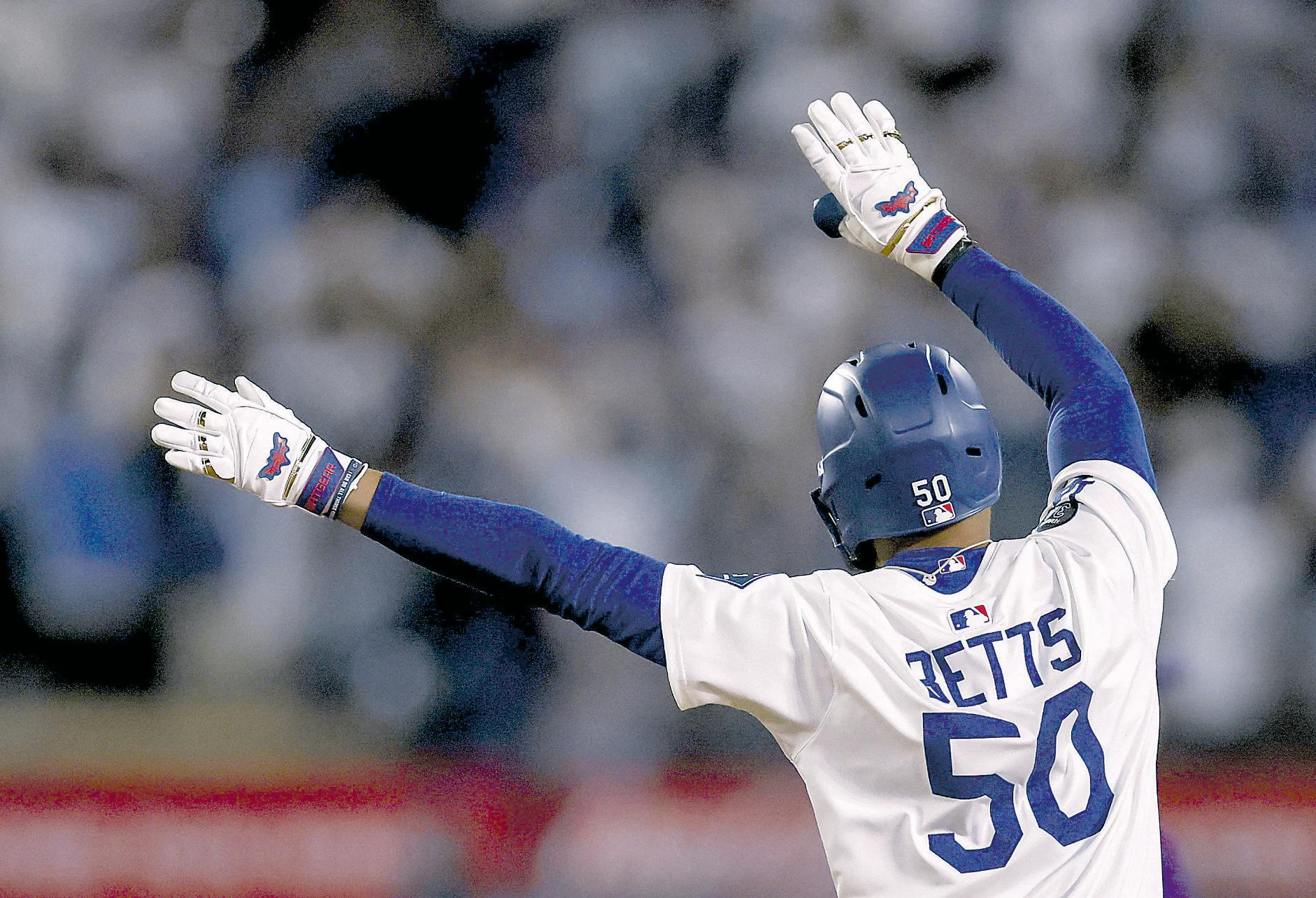 Smith a late scratch, but Dodgers' bats looking healthy