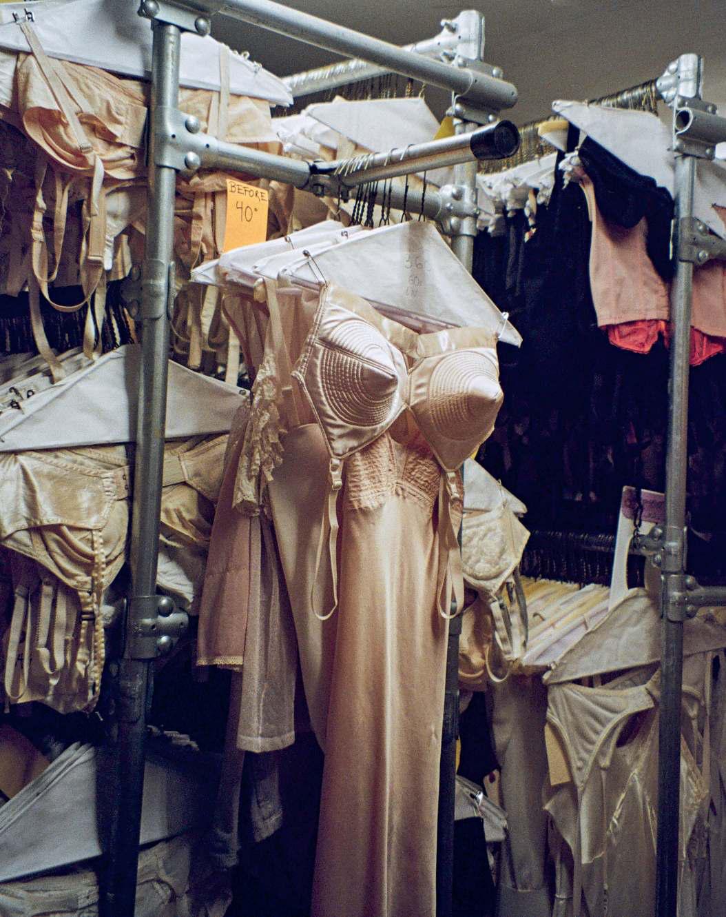 HOLLYWOOD'S MOST FASHIONABLE ARCHIVE