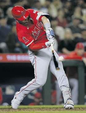 Trout hits No. 399, but Angels lose in 12