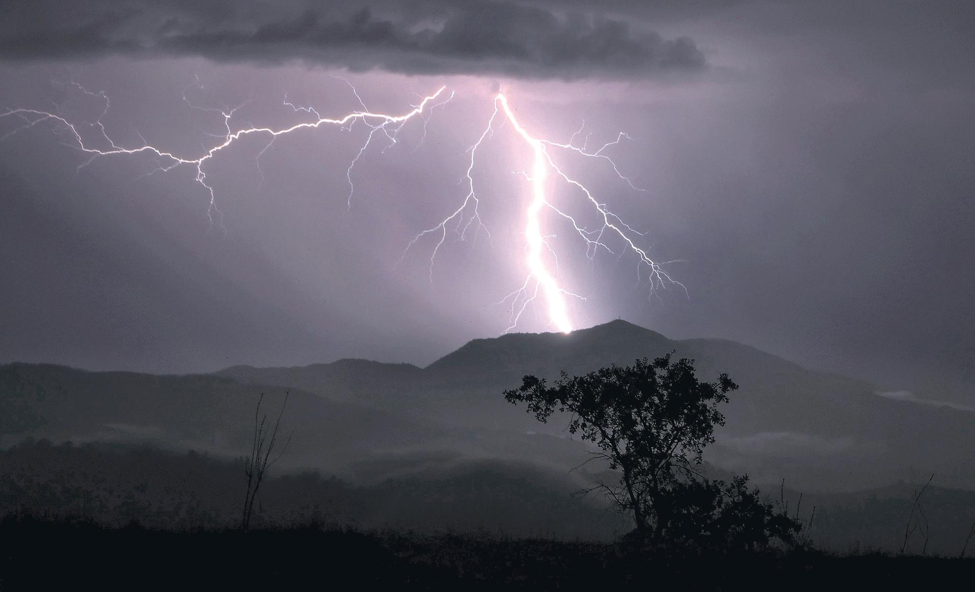 Hikers face California’s peaks, then the storms that rule them