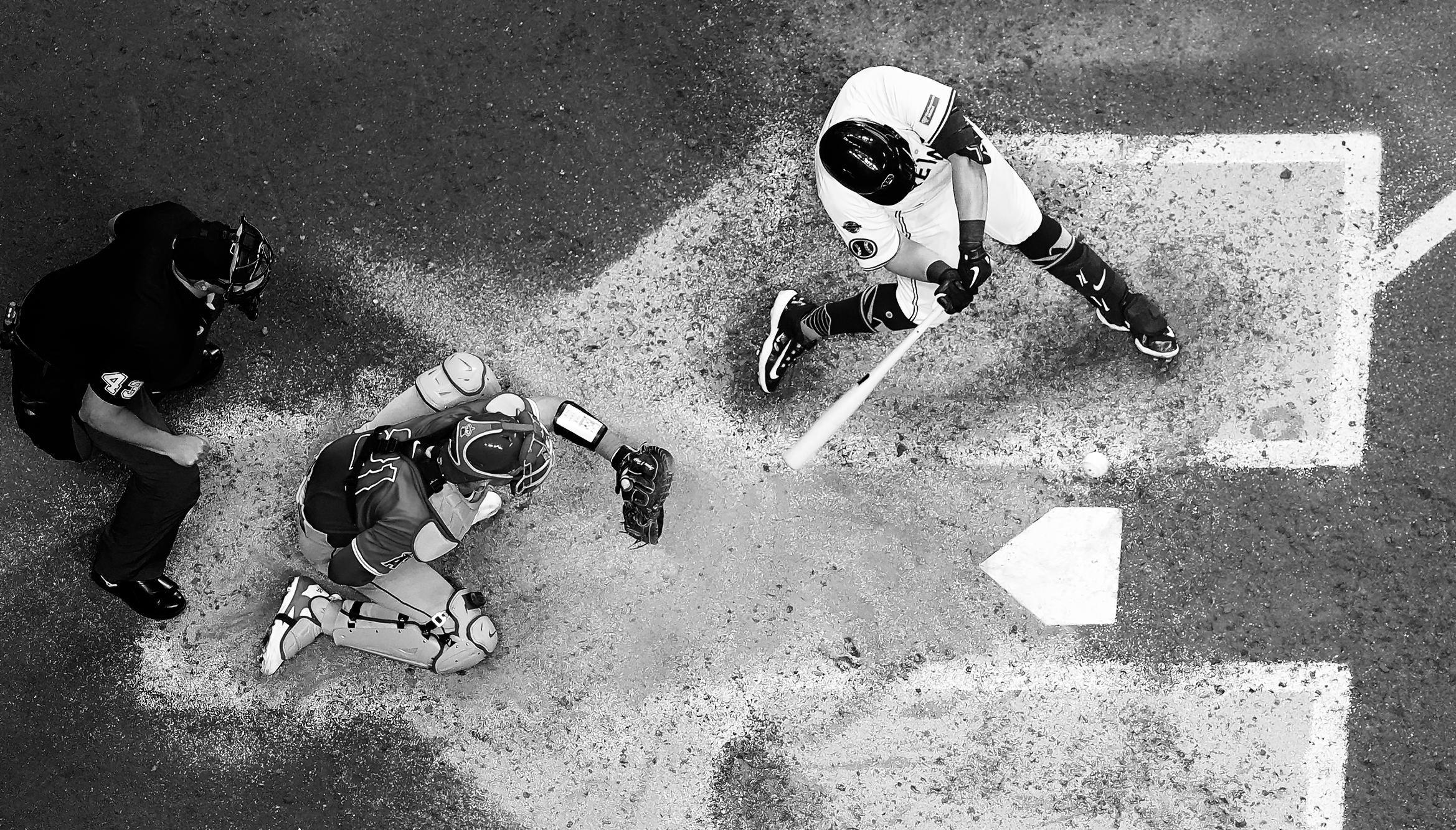 Angels clinch 10th straight losing season