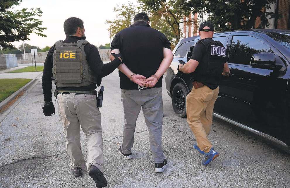 ICE ramps up immigration arrests in Chicago