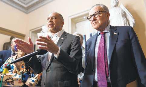 Top Democrats demand a meeting with Trump as shutdown looms