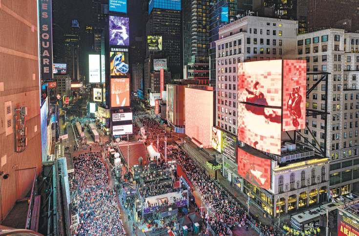 Appeals court keeps N.Y. firearms limits in place