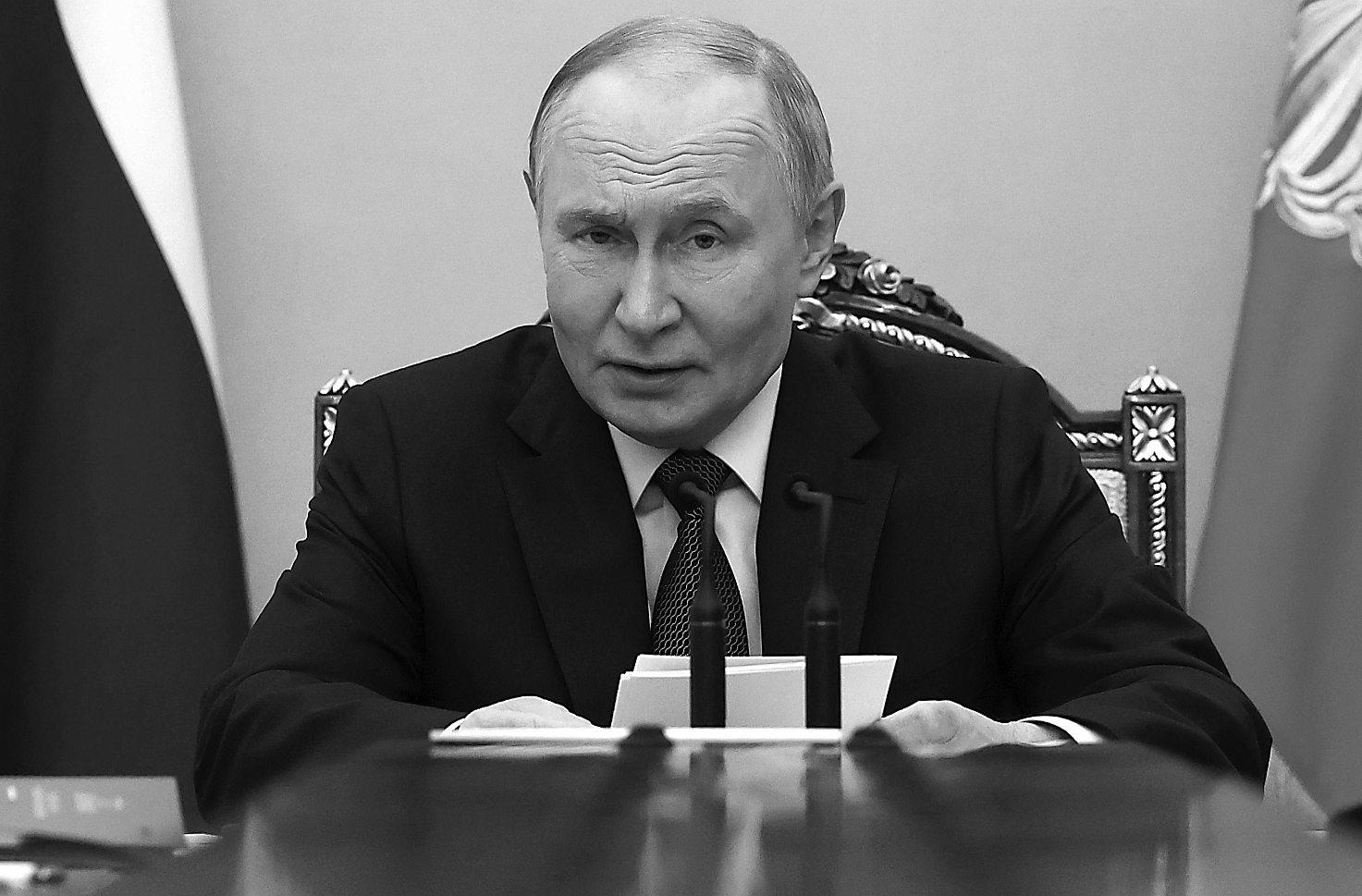 Putin favors extending U.S. arms treaty