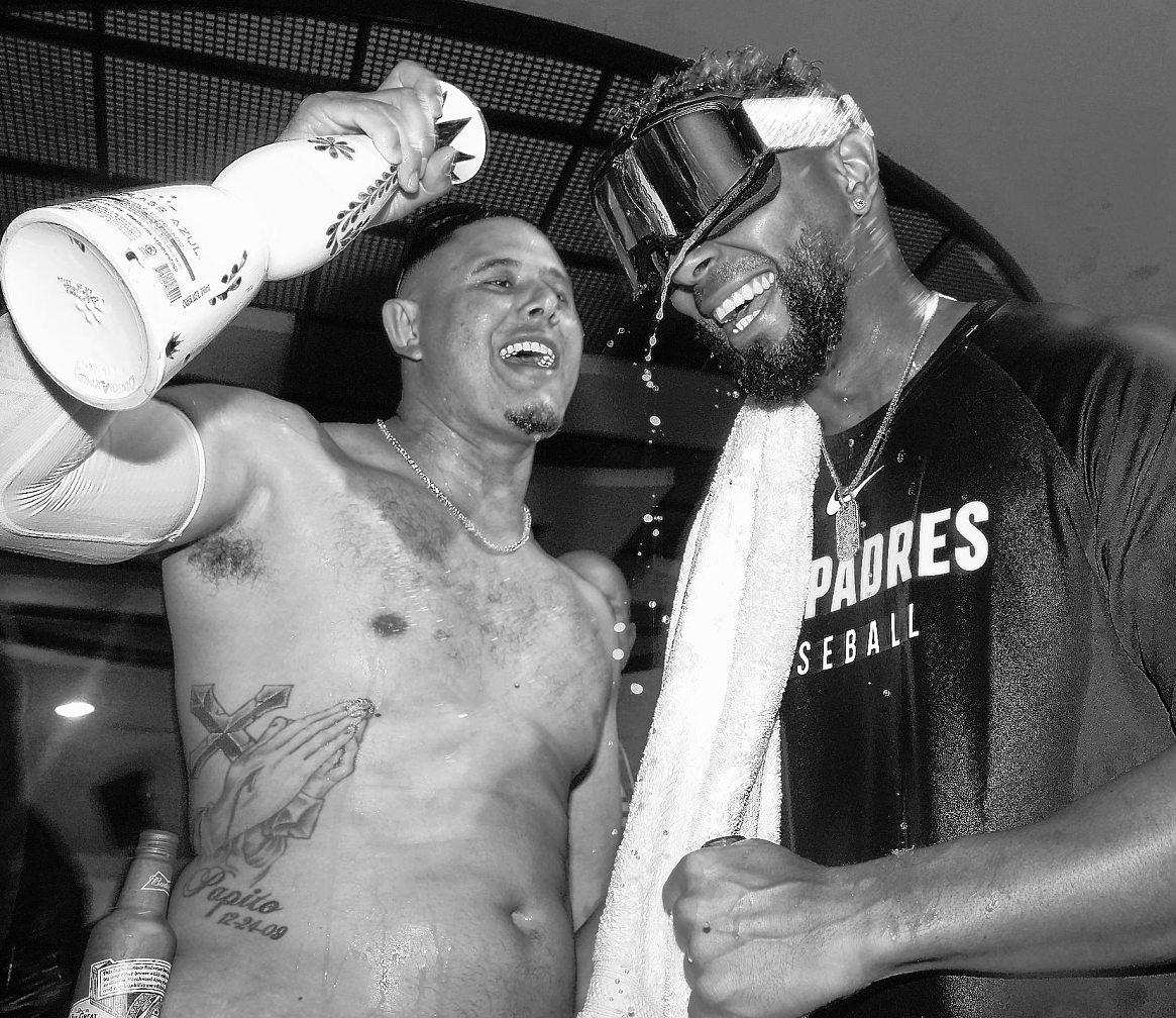 Padres all bubbly for playoff berth