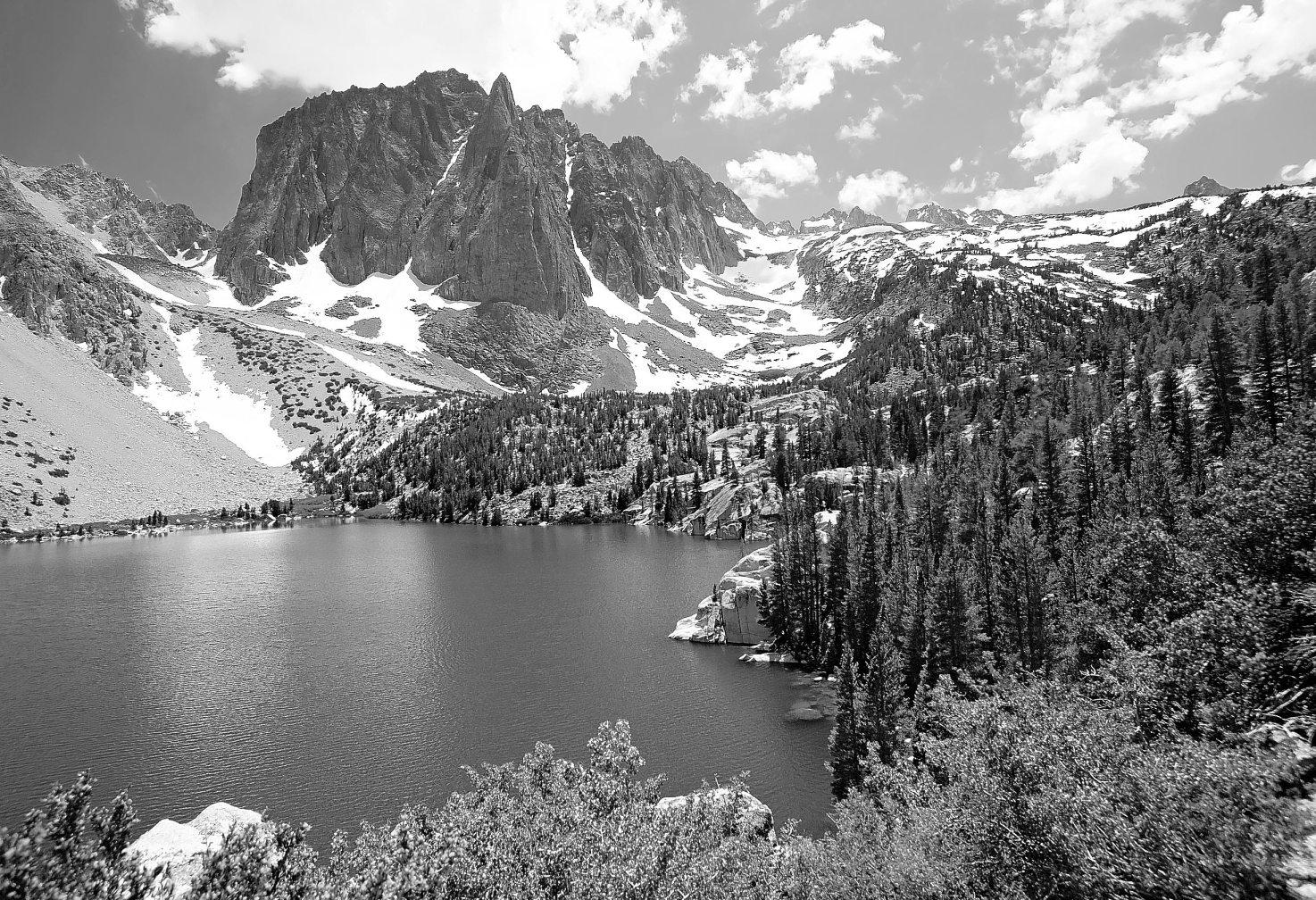 Searchers fail to find long-missing Sierra climber