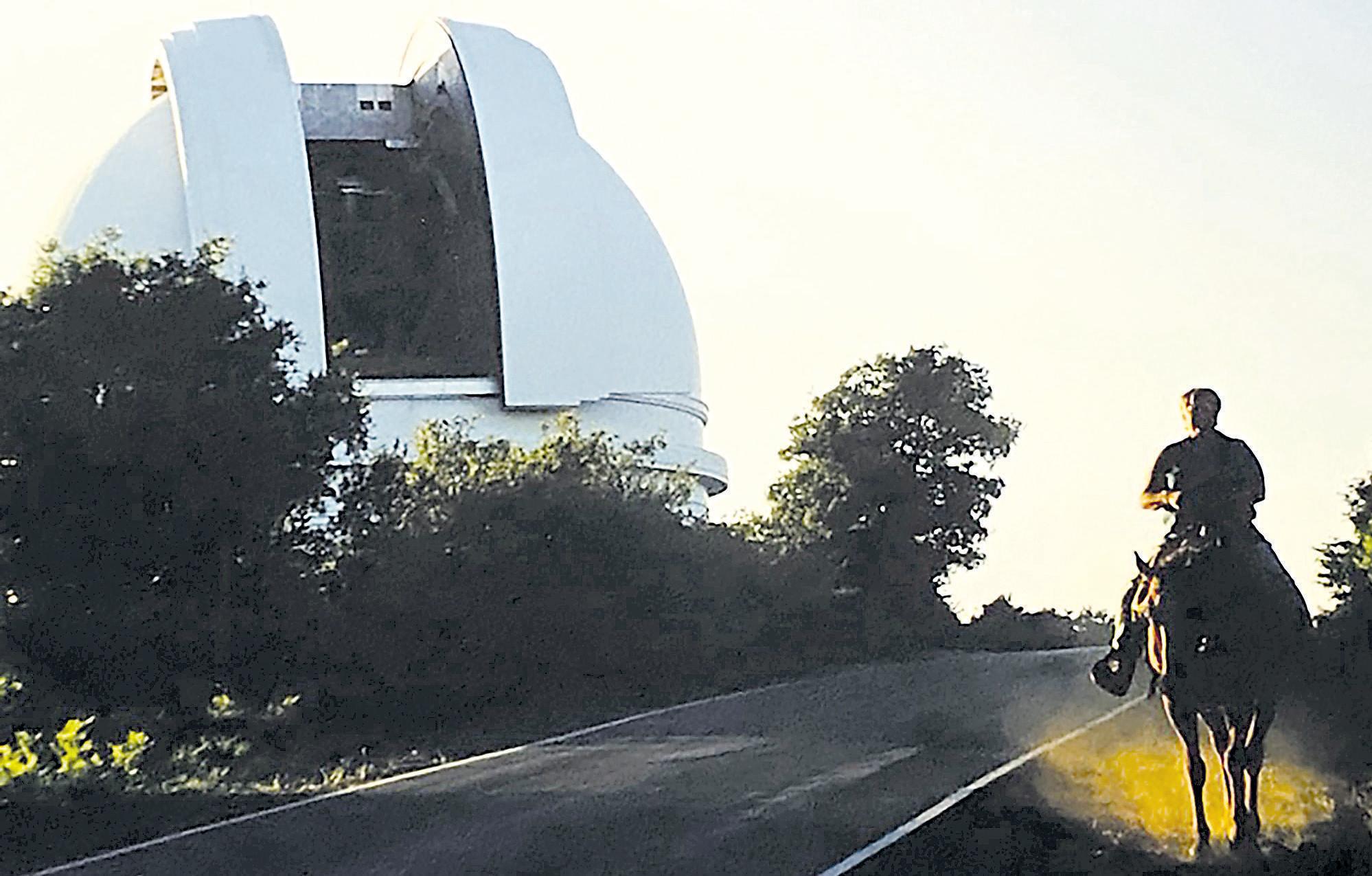 COMET WATCHER BLAZED OWN TRAIL