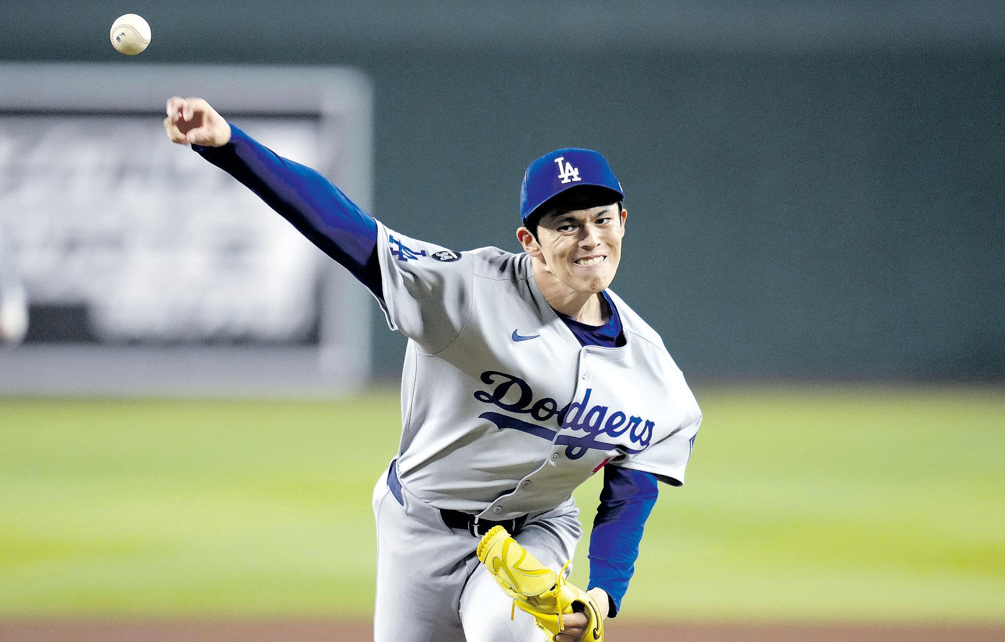 Sasaki, Kershaw boost bullpen