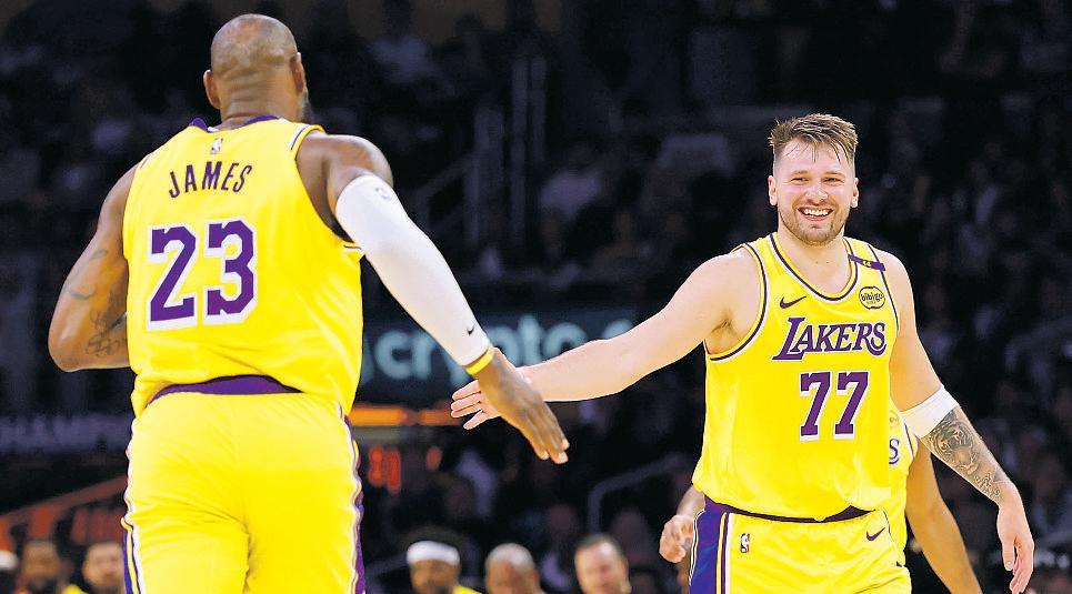 Five storylines to follow as Lakers open training camp