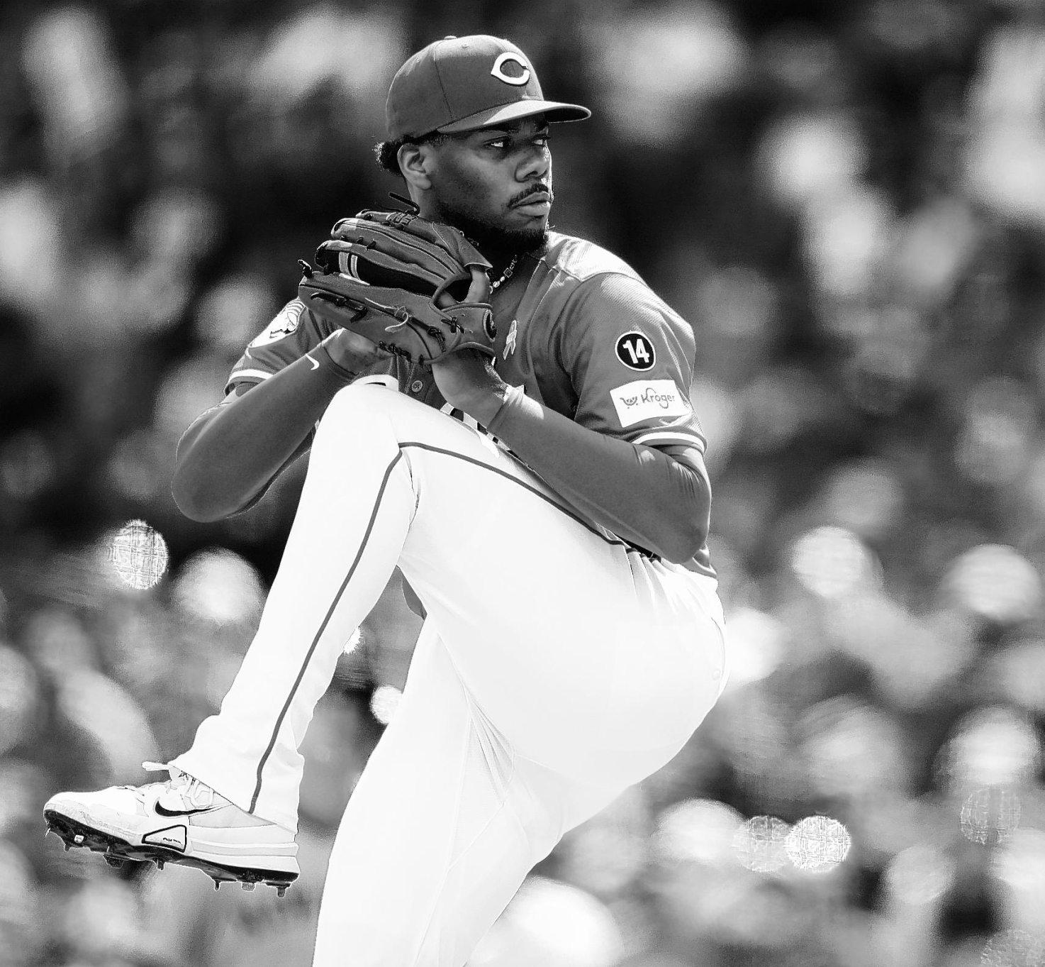 Dodgers have home advantage, but the Reds pose challenges