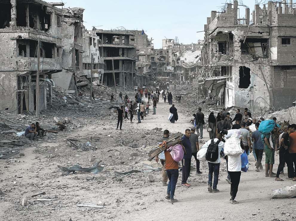 Tens of thousands return to what’s left in Gaza