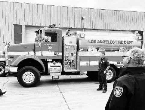 A dangerous wait for water trucks during Palisades fire