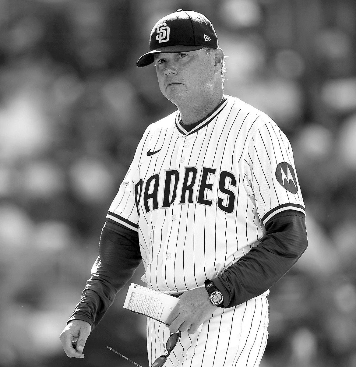 Padres’ manager retires, citing ‘grind’