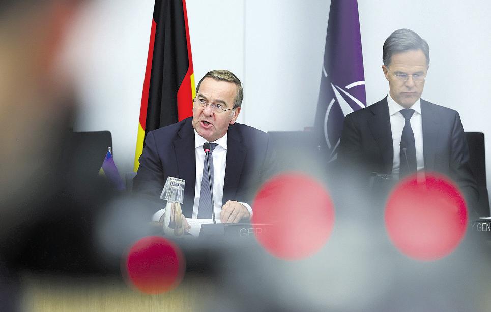 Germany pledges aid for Ukraine as NATO defense chiefs gather