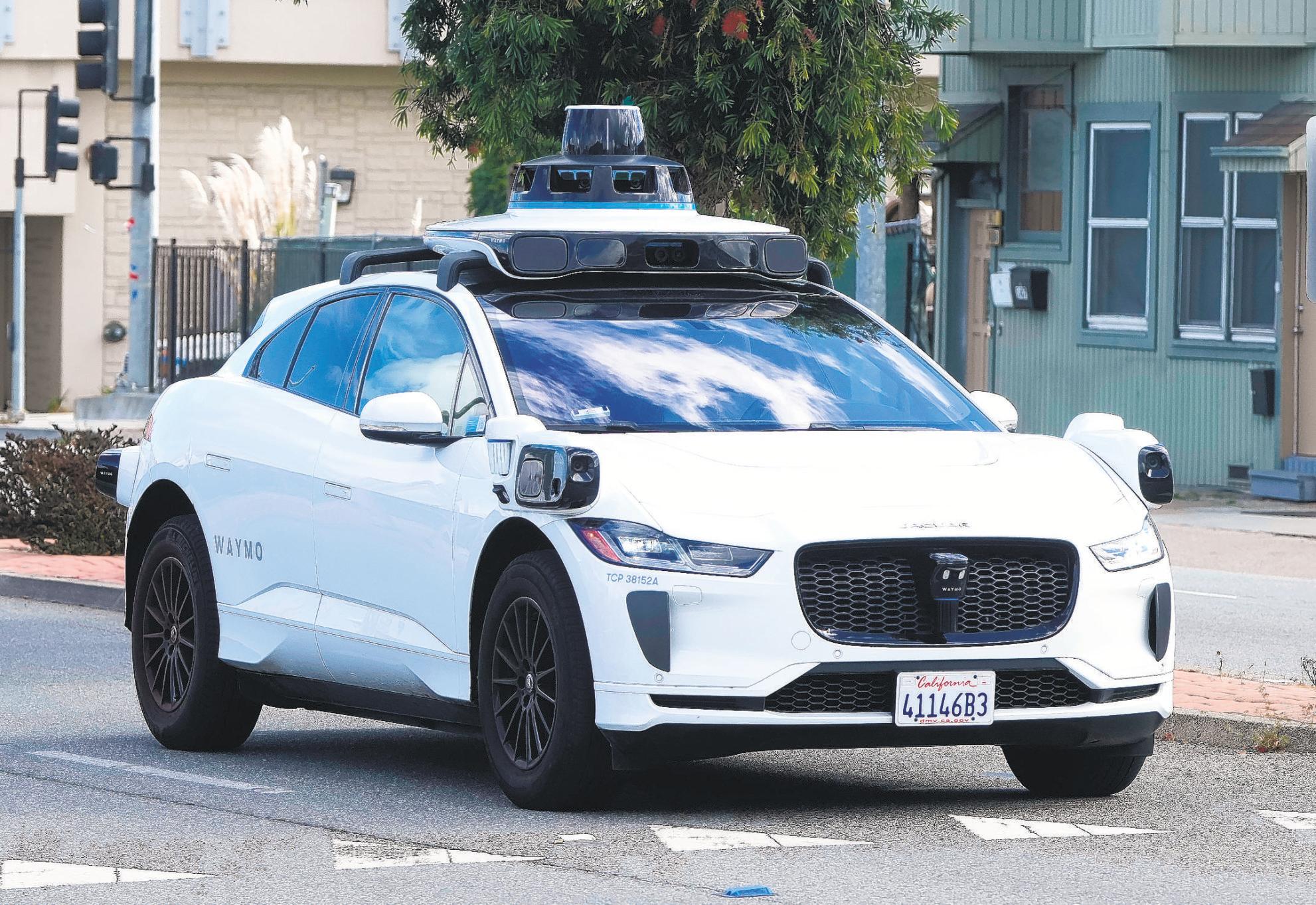 Waymo taxis focus of inquiry after school bus incident