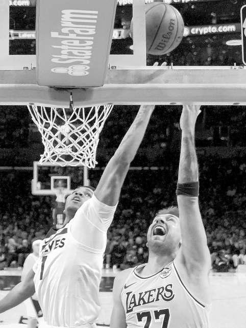Doncic shimmies his way to 49-point night