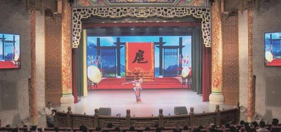 Chinese celebrate National Day holiday with colorful cultural activities