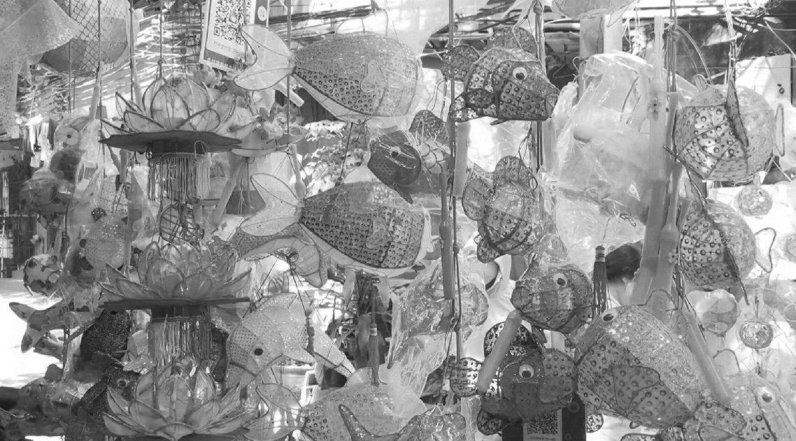 Handcrafted lanterns bring festive glow to Guangzhou during Mid-Autumn Festival