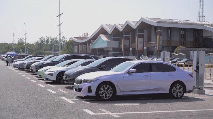 NEV charging on China's highways hits record high during National Day holiday
