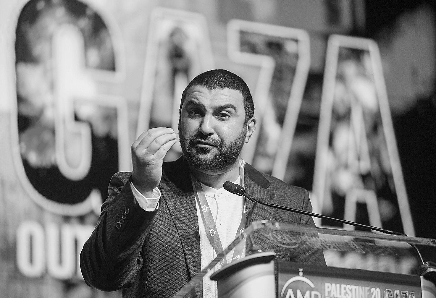 ICE detains visiting U.K. political commentator