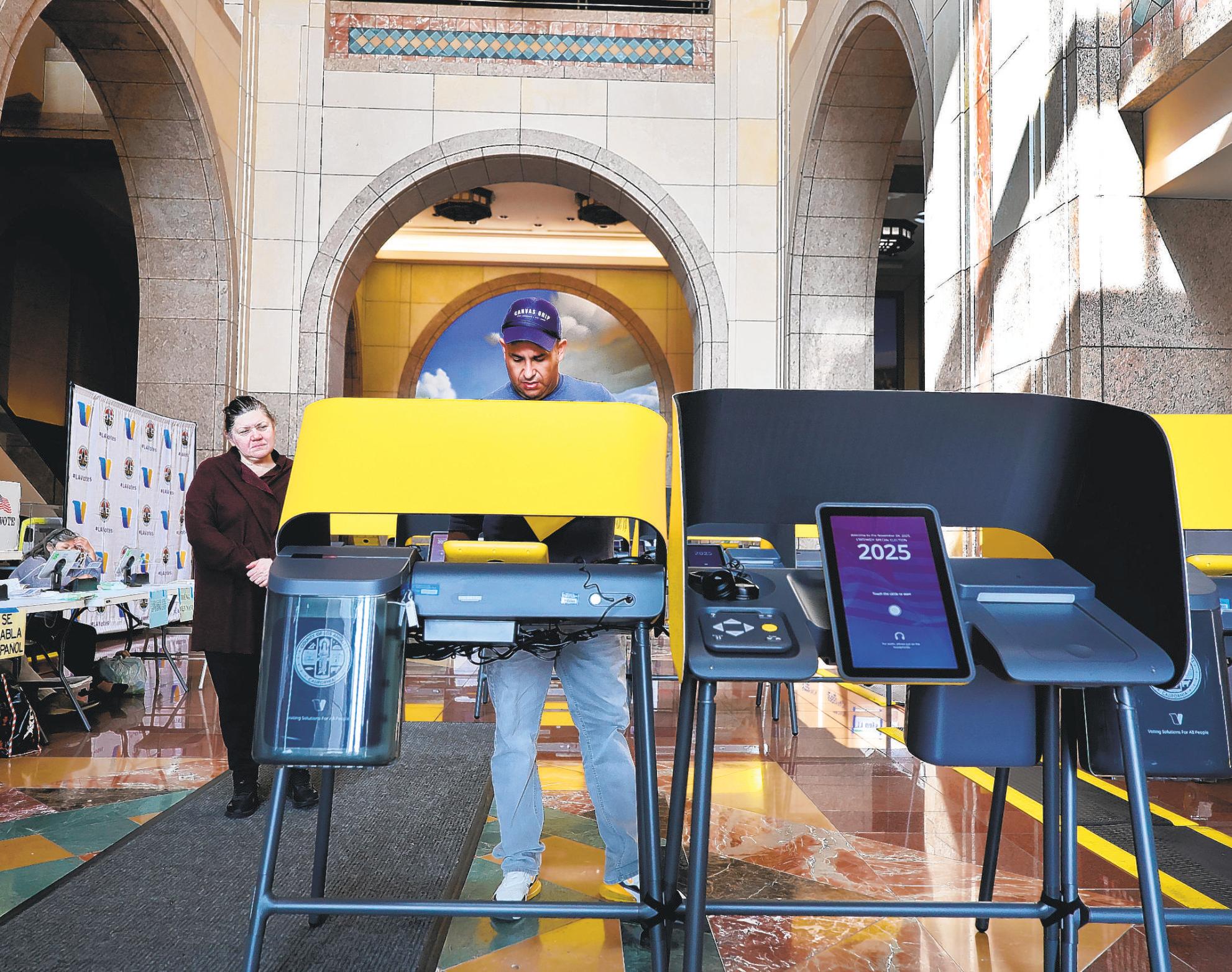 Most voters favor Prop. 50, survey suggests