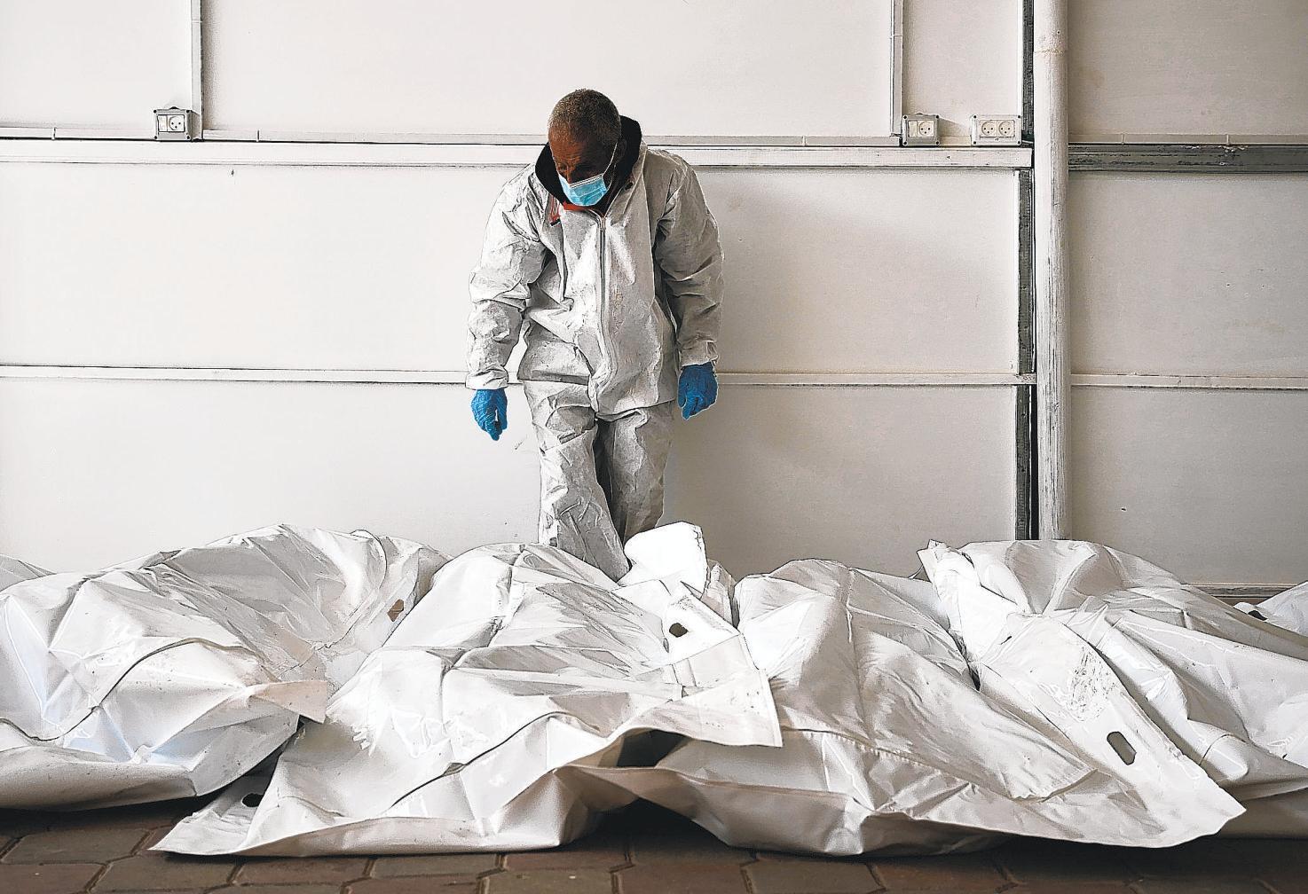 Israel hands over the bodies of 30 Palestinians