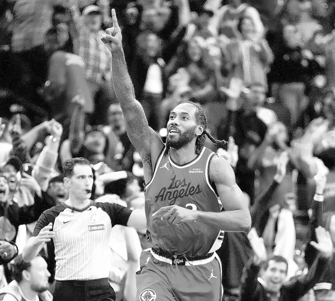 Buzzer-beater by Leonard is enough