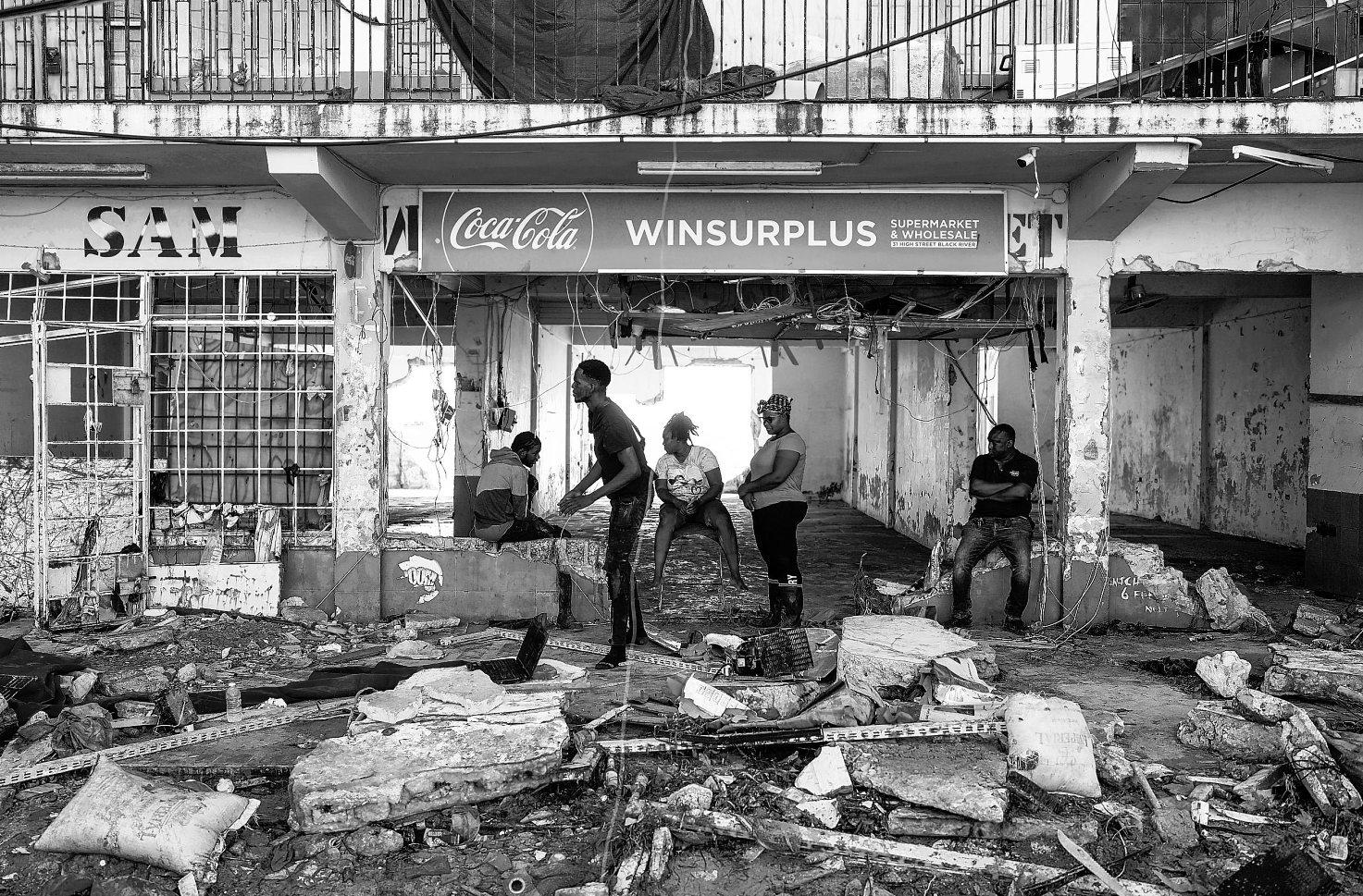 Jamaica rushes to rebuild for tourism season