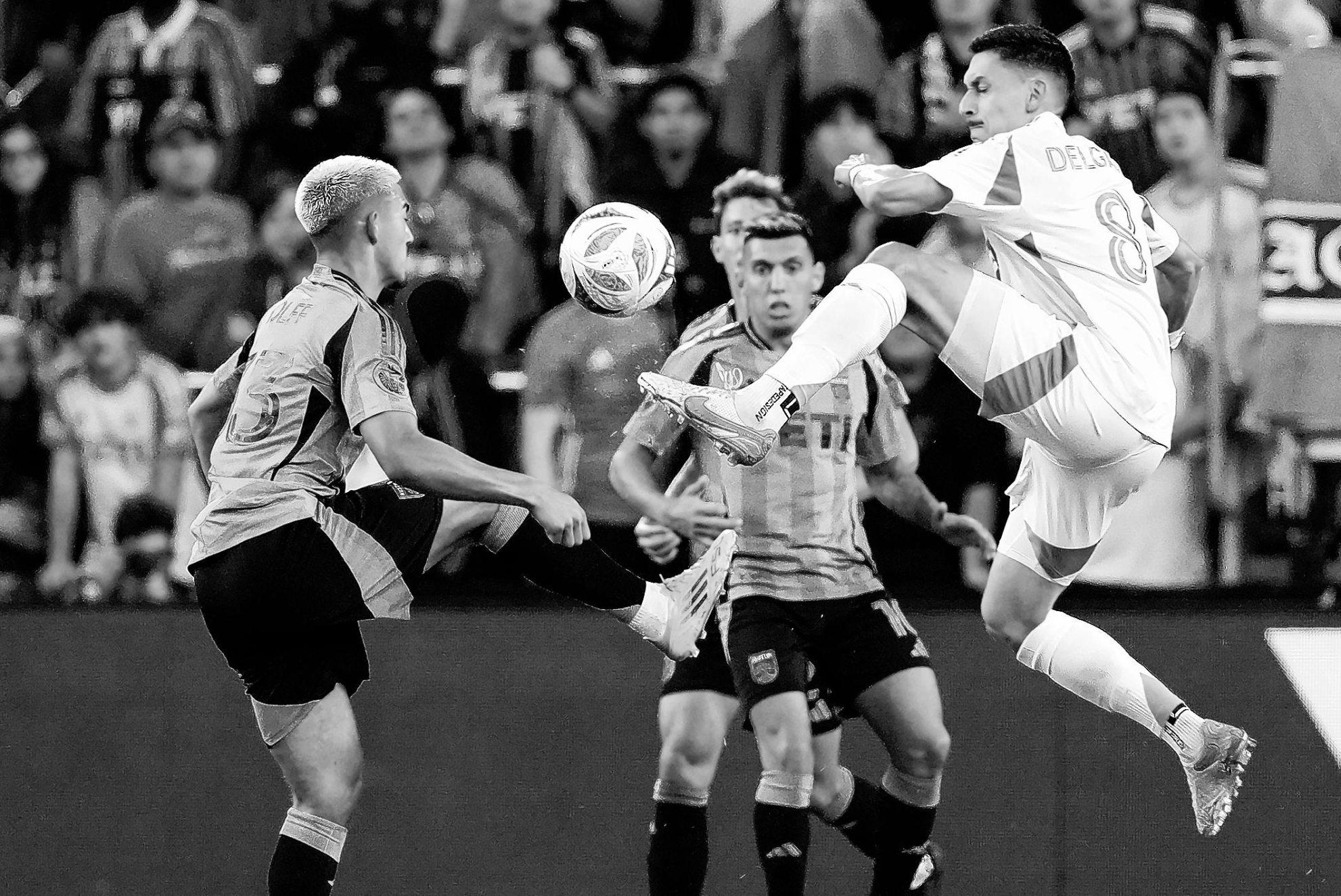 Bouanga scores twice as LAFC sweeps Austin FC