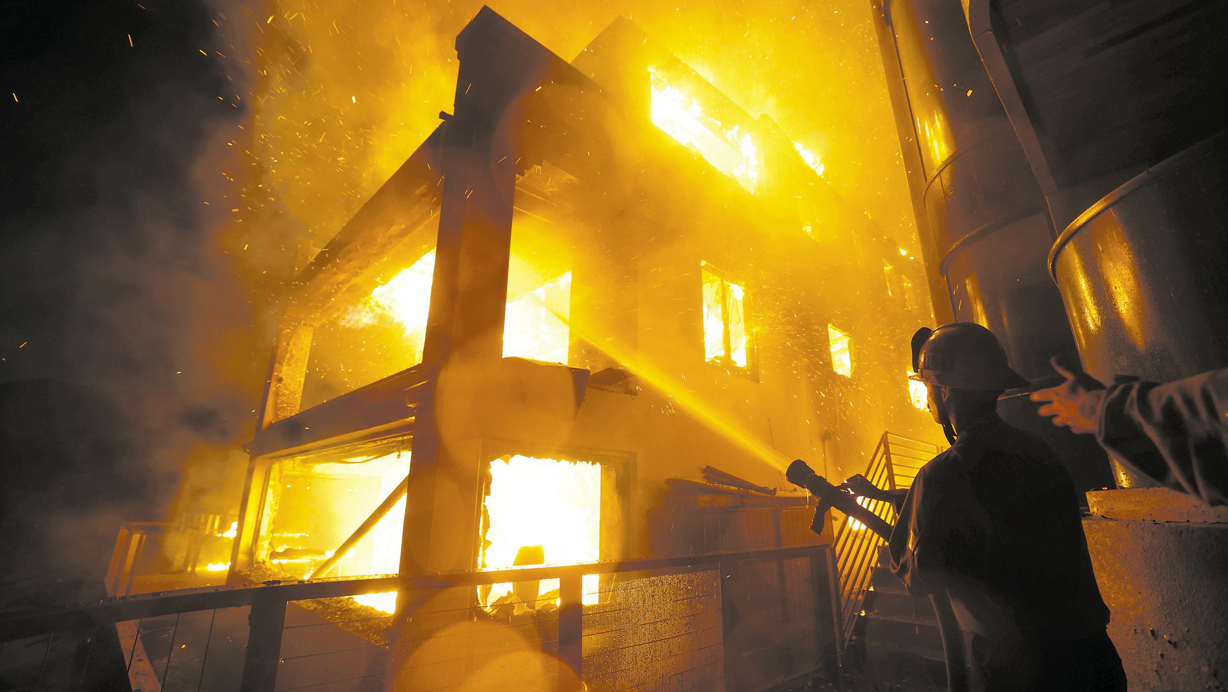 LAPD'S FIRE RESPONSE WAS IN DISARRAY