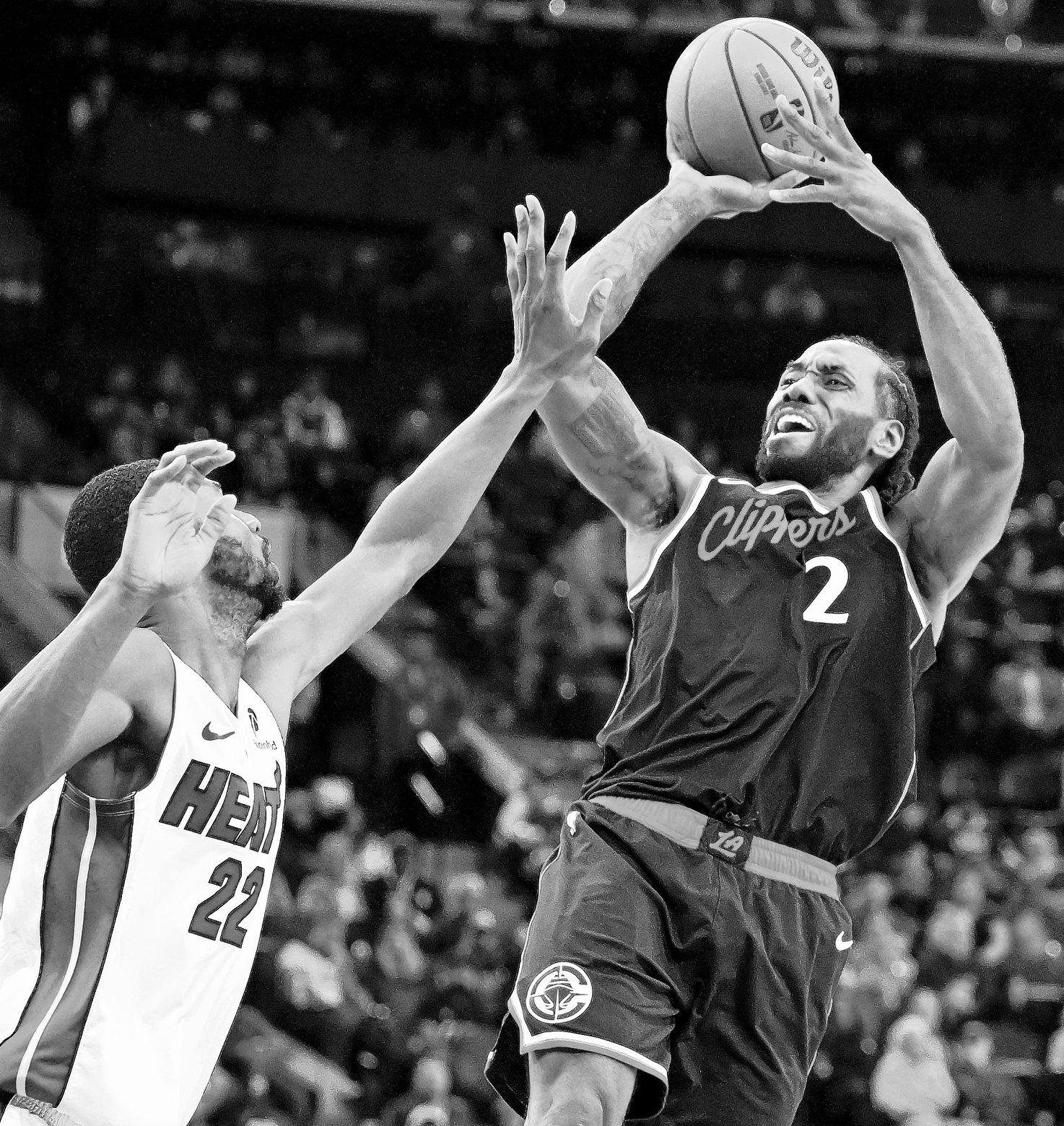 Old friend Powell helps top Clippers