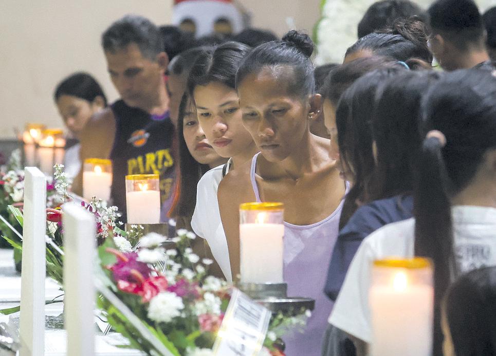 After pummeling Philippines, Typhoon Kalmaegi lashes Vietnam