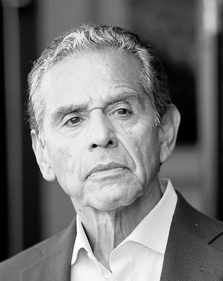 Villaraigosa breaks from the pack on healthcare