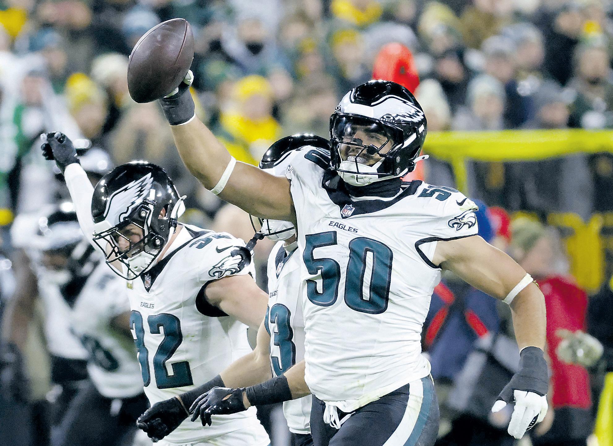 Phillips’ big plays lift Eagles