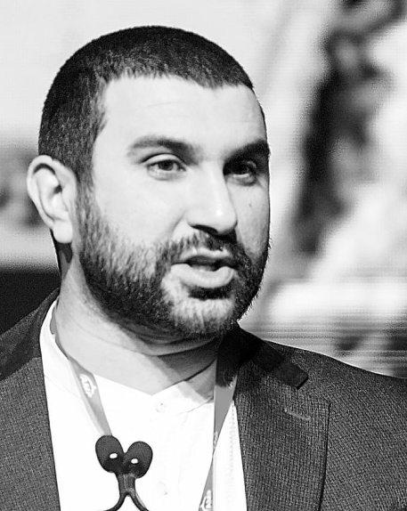 Detained British Muslim commentator agrees to leave U.S.