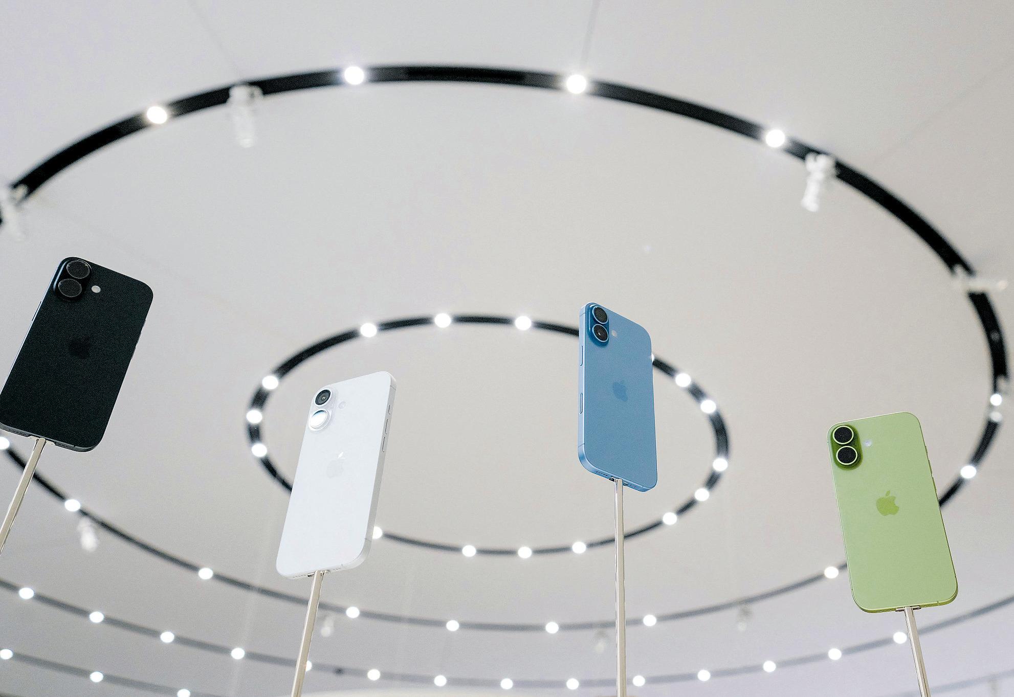 Apple's restraint in AI spending becomes a plus