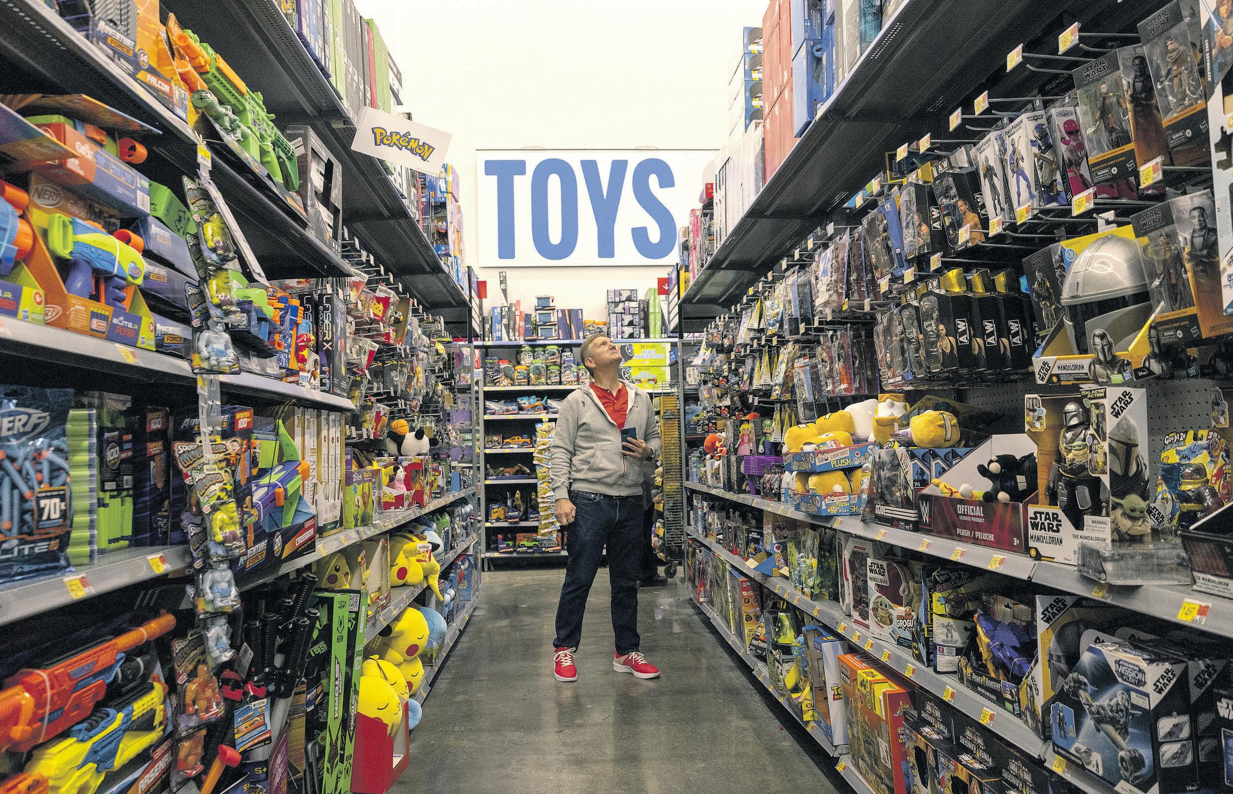 Holiday shoppers expect 14% less cheer