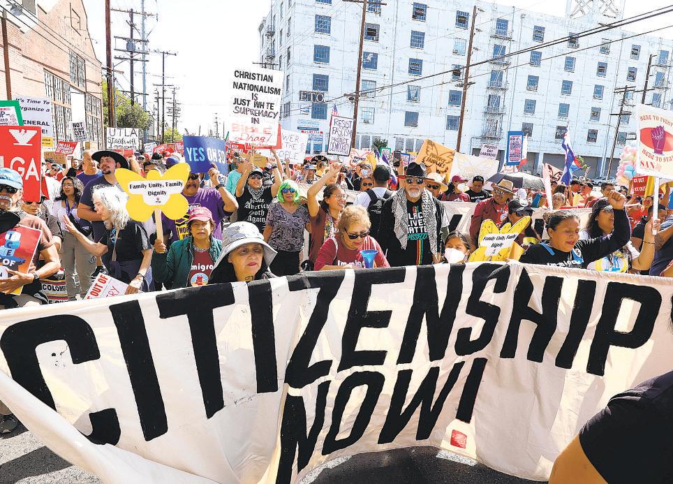 Catholic bishops stand with migrants