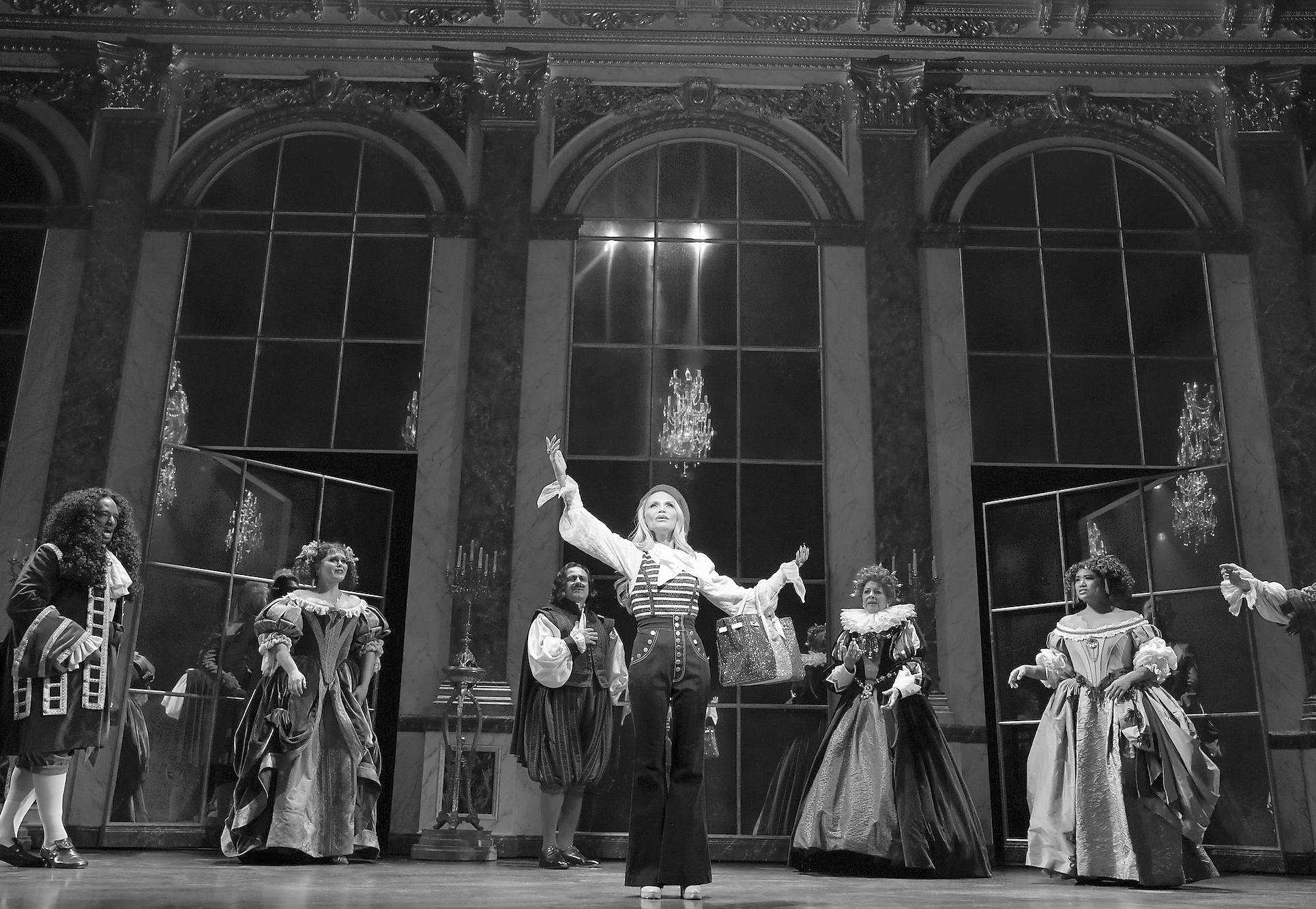 Chenoweth raises the roof off this mansion