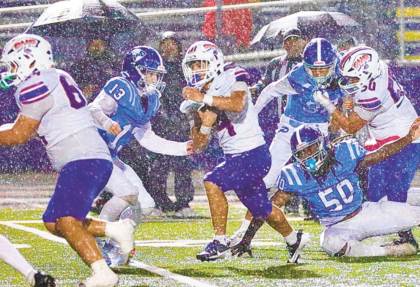 Jauregui rolls up 440 yards, five TDs for Bulldogs